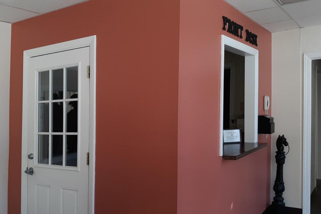 Simsbury Iron Horse Inn מראה חיצוני תמונה