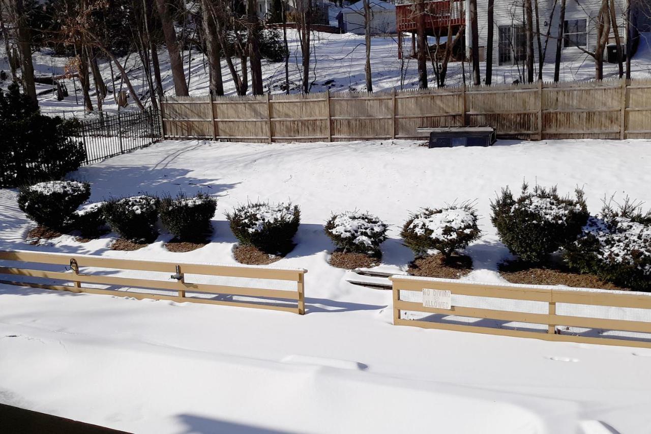 Simsbury Iron Horse Inn מראה חיצוני תמונה