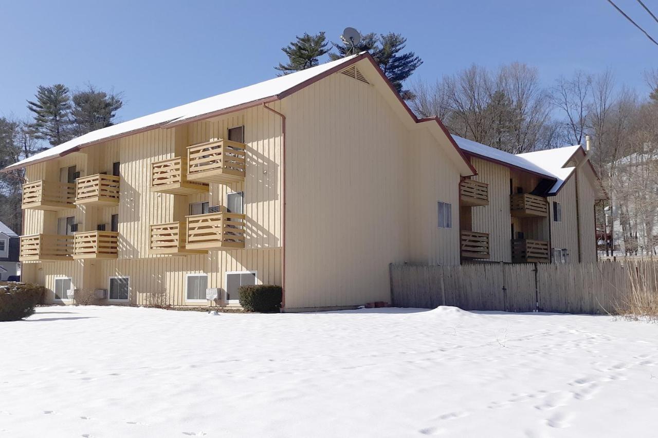 Simsbury Iron Horse Inn מראה חיצוני תמונה